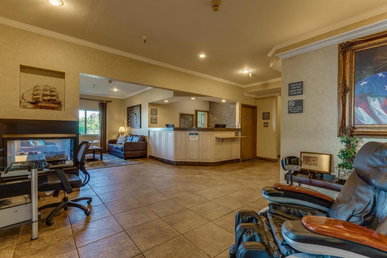 Best Western Lakewinds Ludington Exterior photo