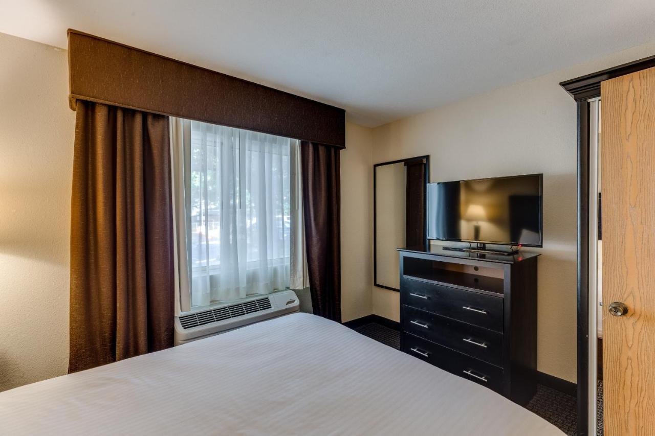 Best Western Lakewinds Ludington Exterior photo
