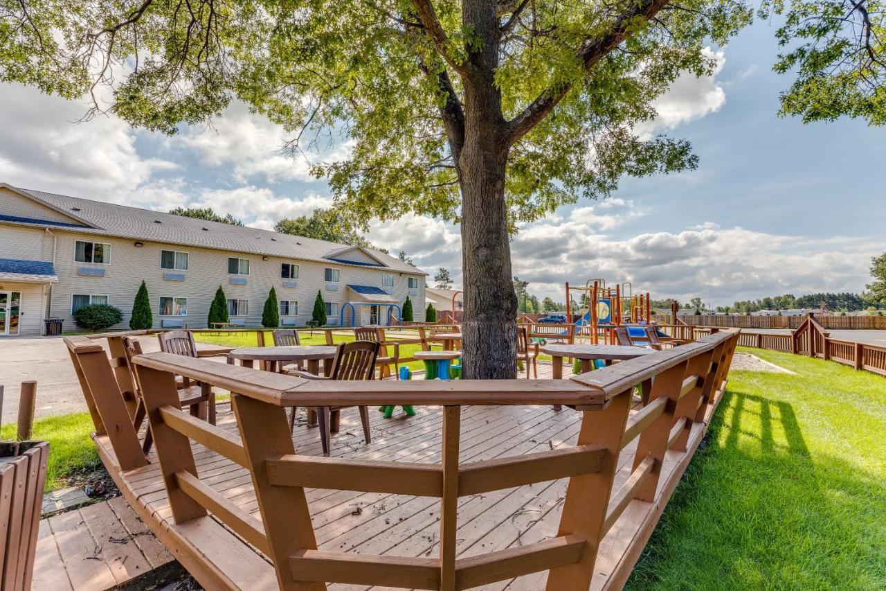 Best Western Lakewinds Ludington Exterior photo